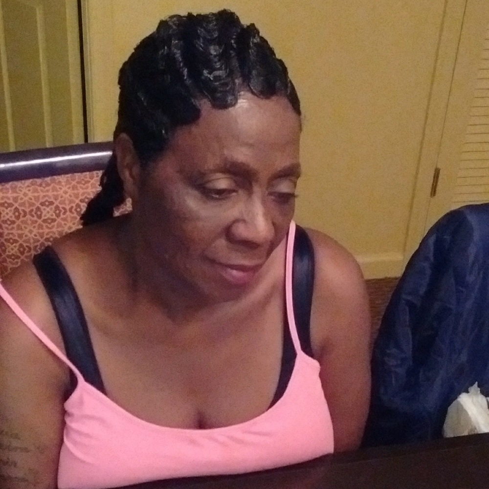 Meet your Posher, Gloria